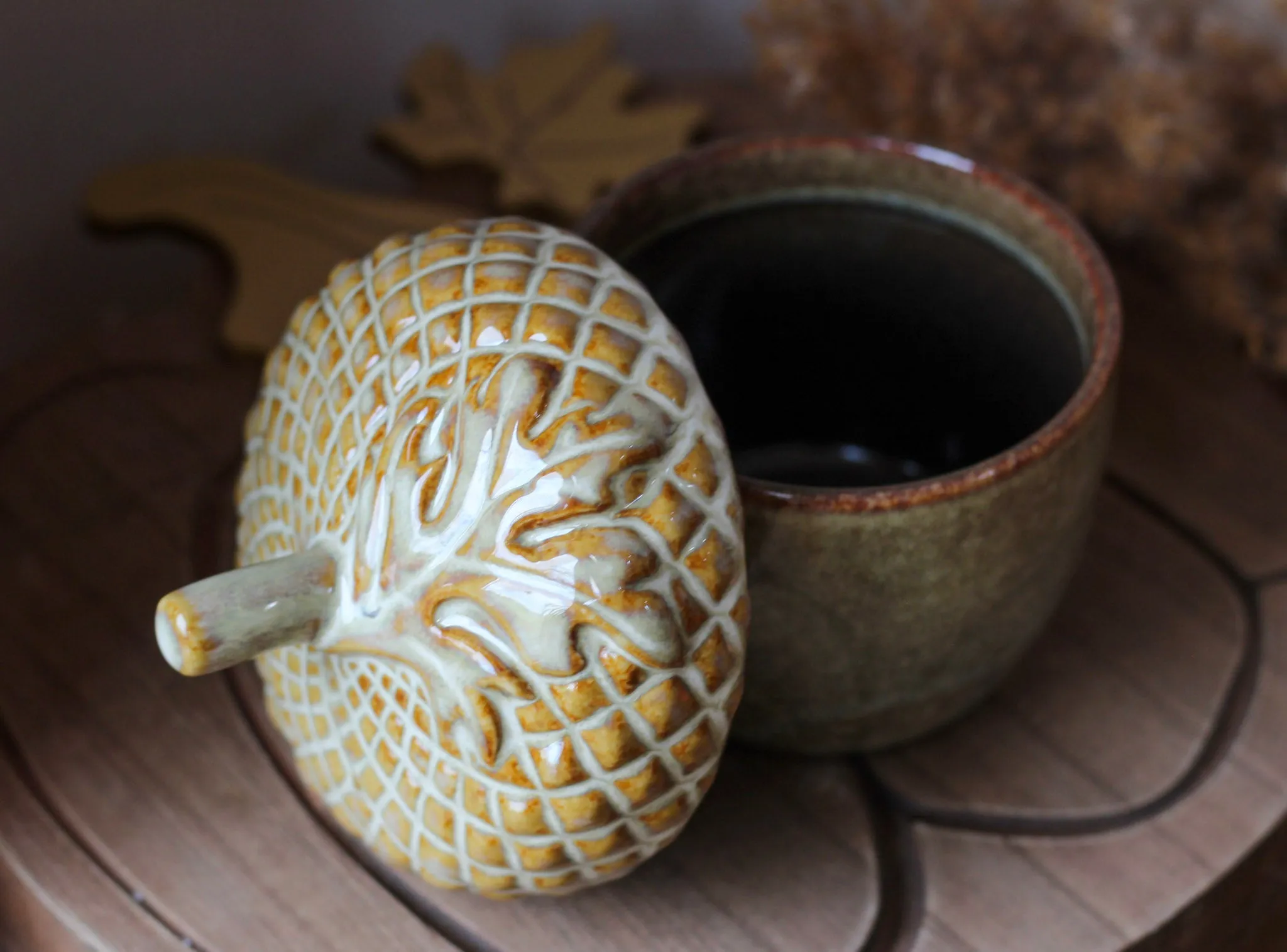 Stoneware Ceramic Acorn Pot With Leaf Detail - Various Styles